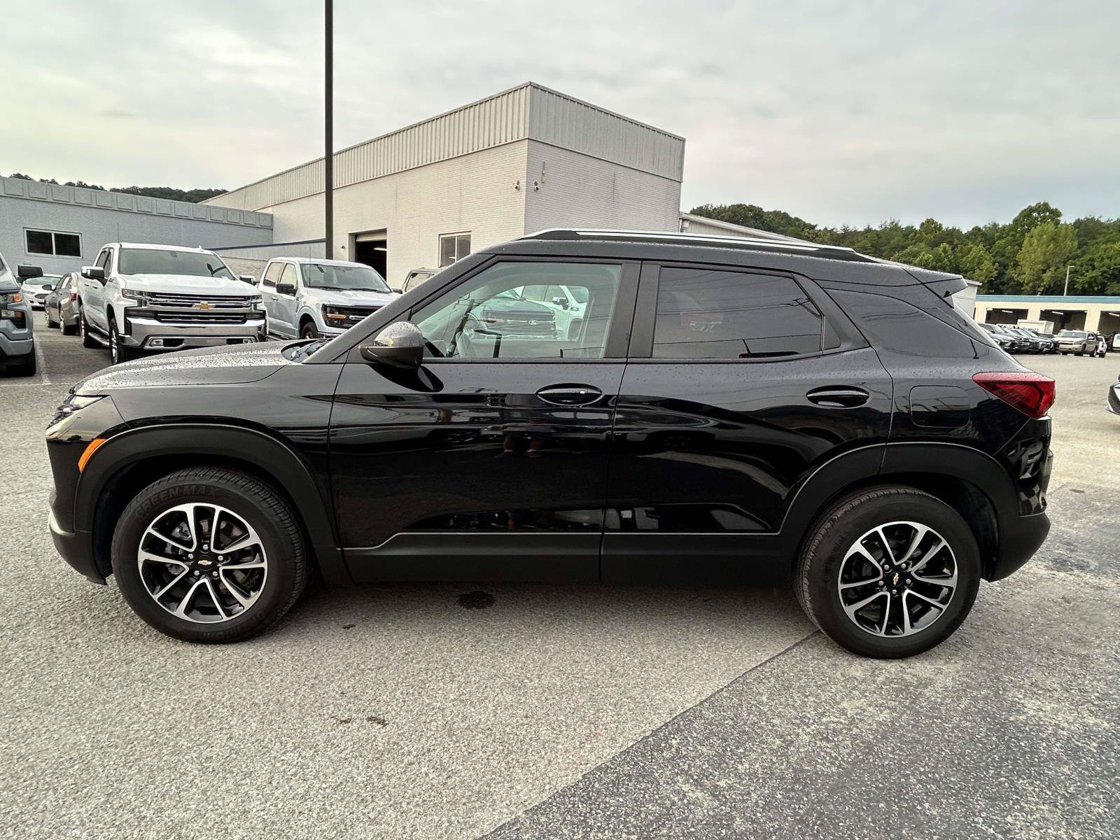 Used 2024 Chevrolet TrailBlazer LT FWD image 4