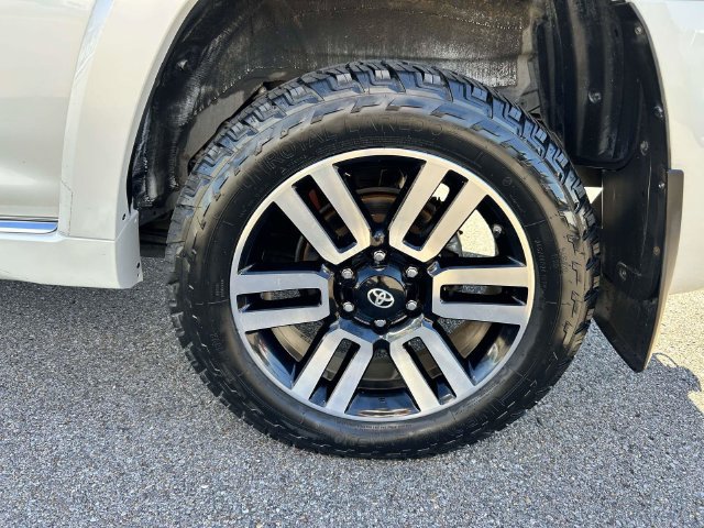 Used 2018 Toyota 4Runner Limited AWD/4WD image 3