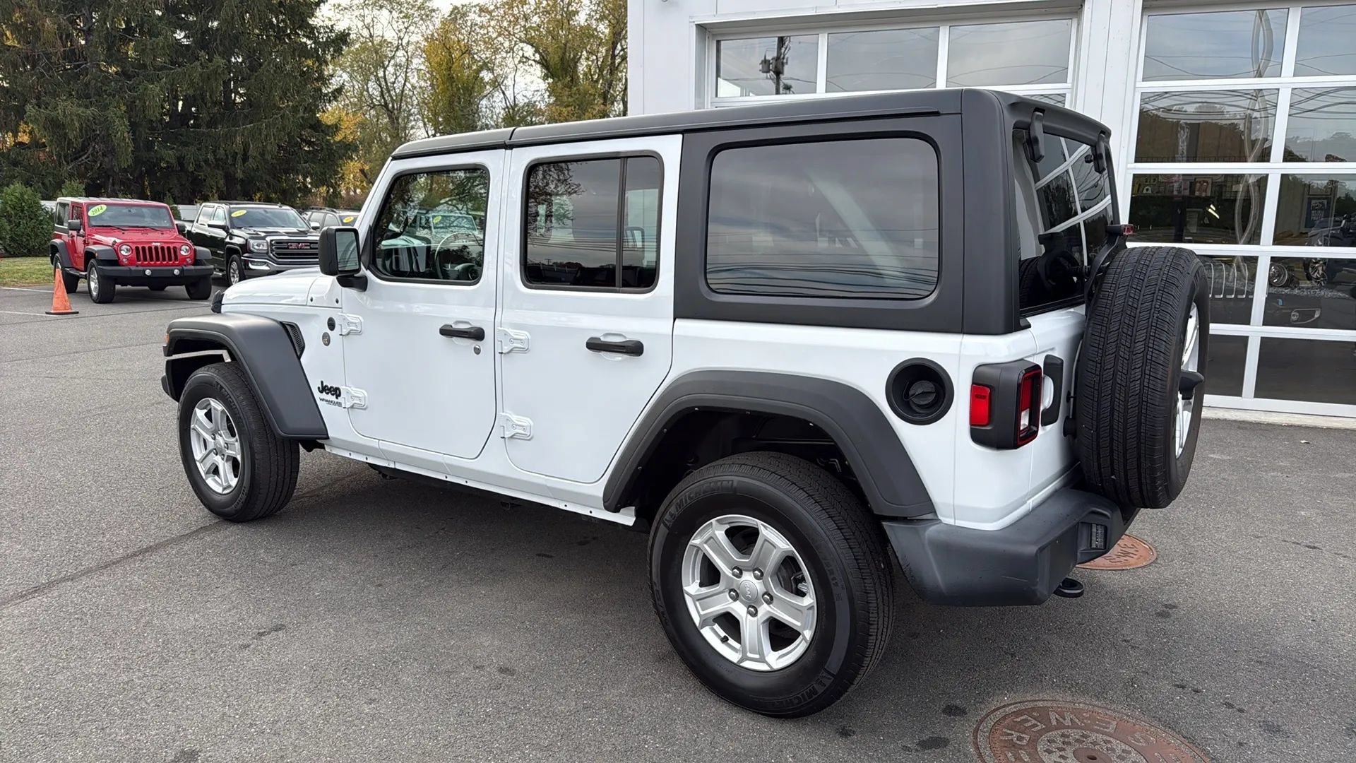 Used 2022 Jeep Wrangler Unlimited Sport AWD/4WD image 6