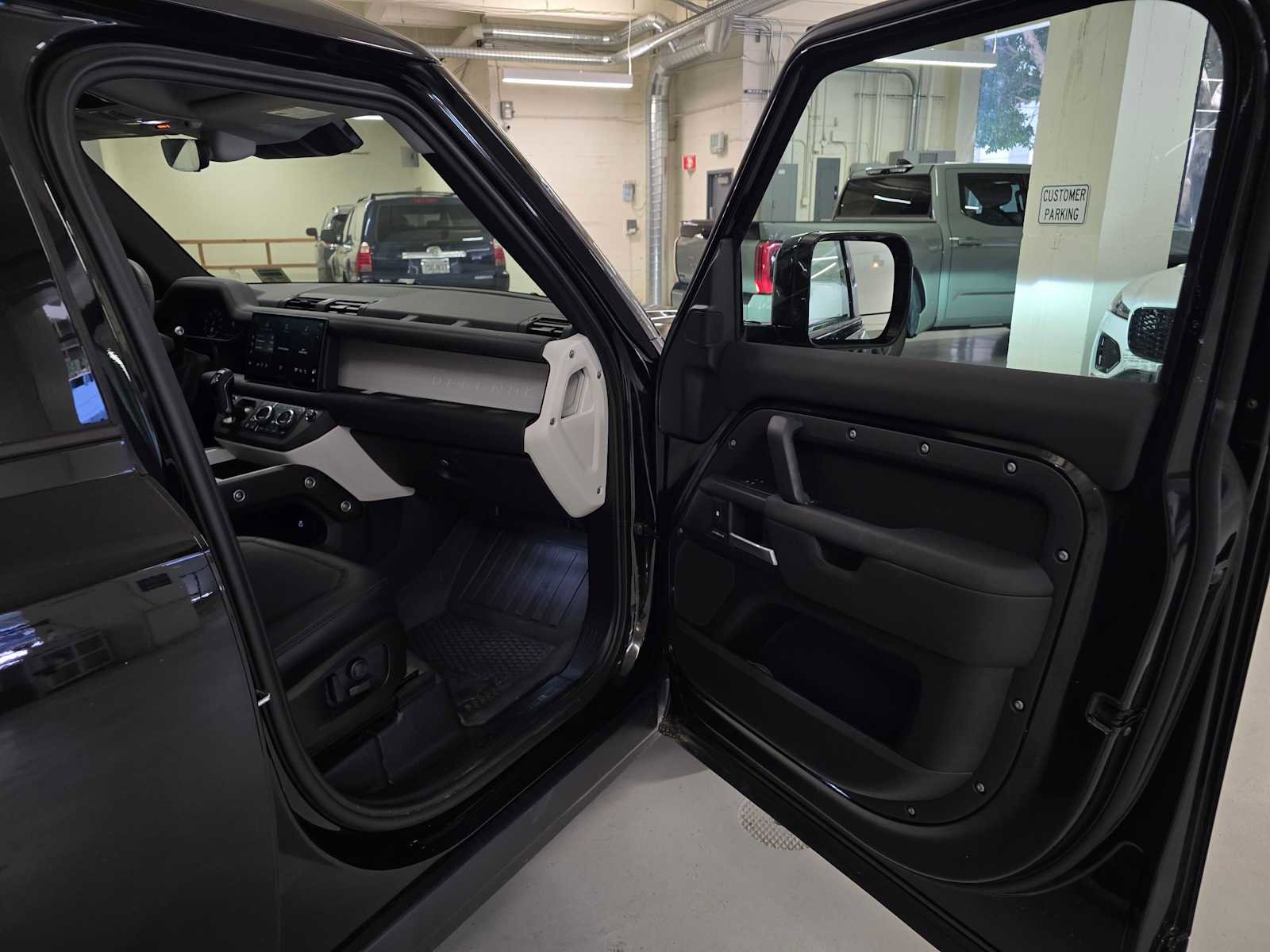 Used 2025 Land Rover Defender 110 S AWD/4WD image 13