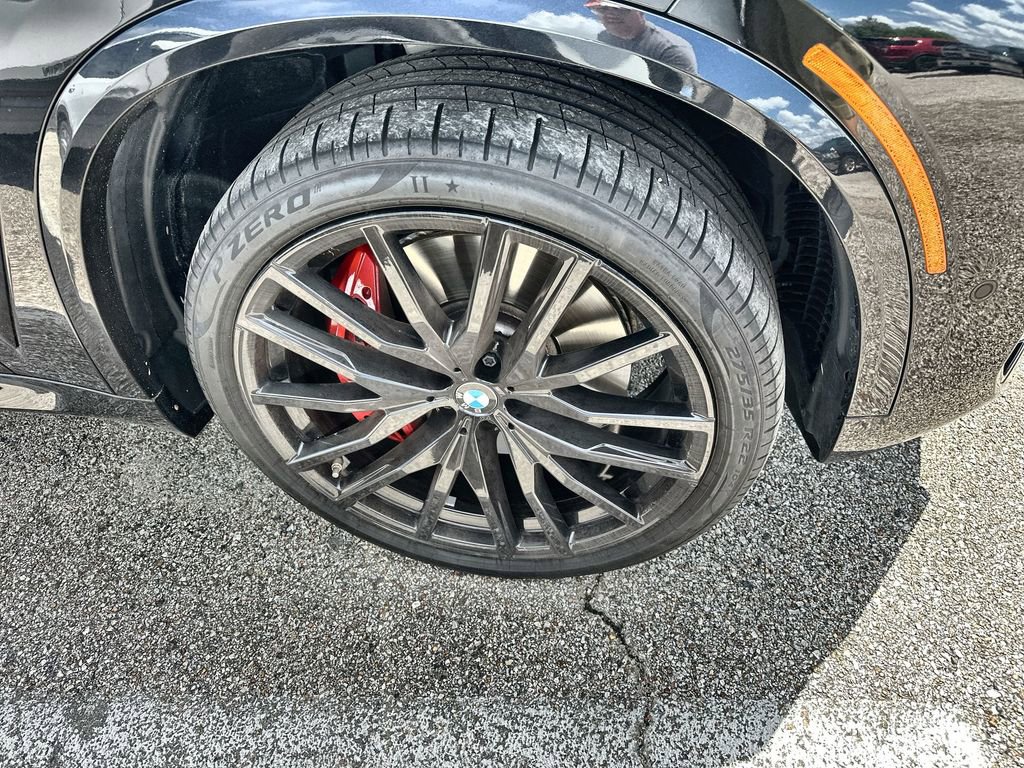 Used 2025 BMW X5 M60i w/ Executive Package image 4