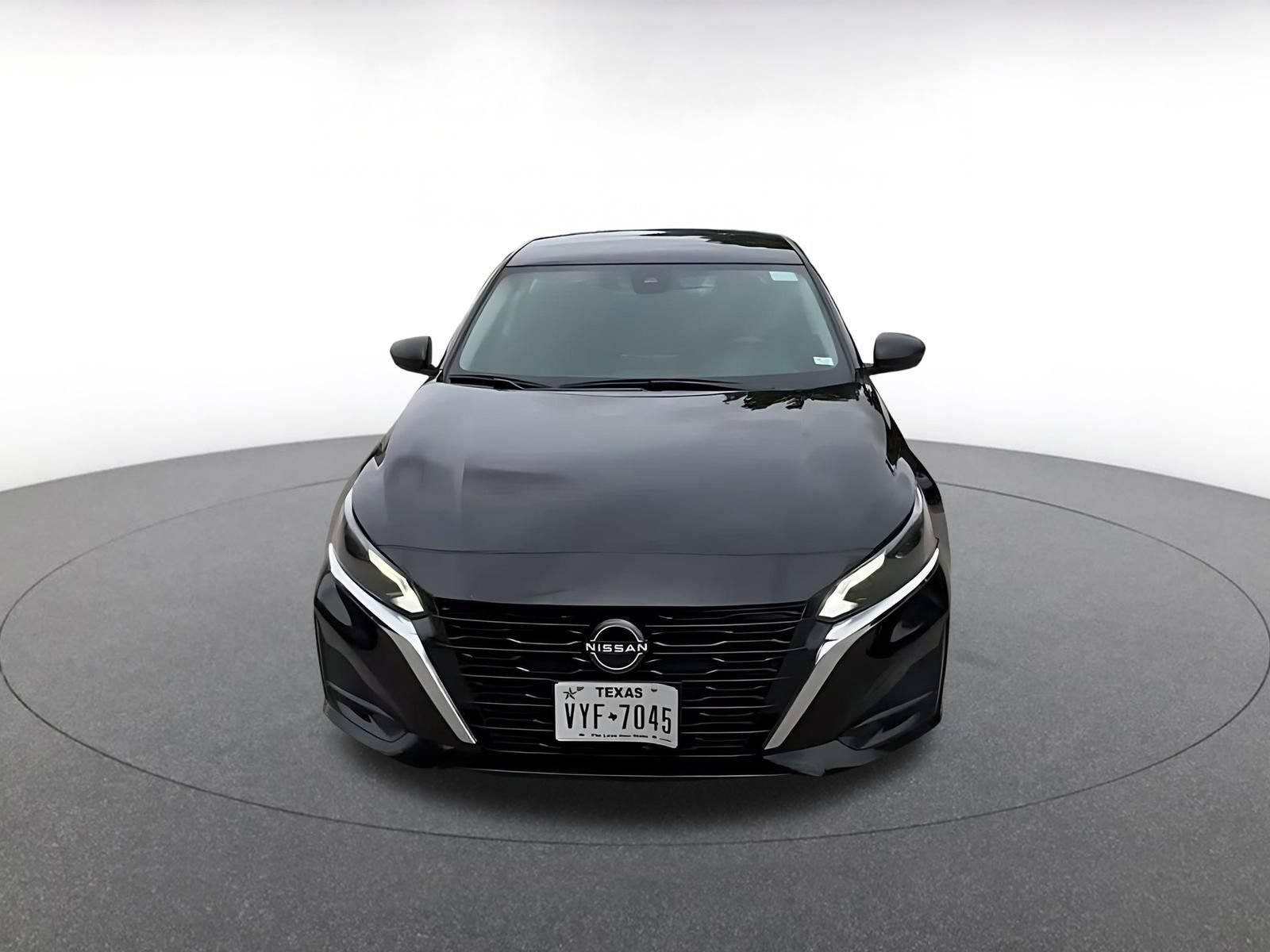 Used 2025 Nissan Altima 2.5 SV FWD image 4