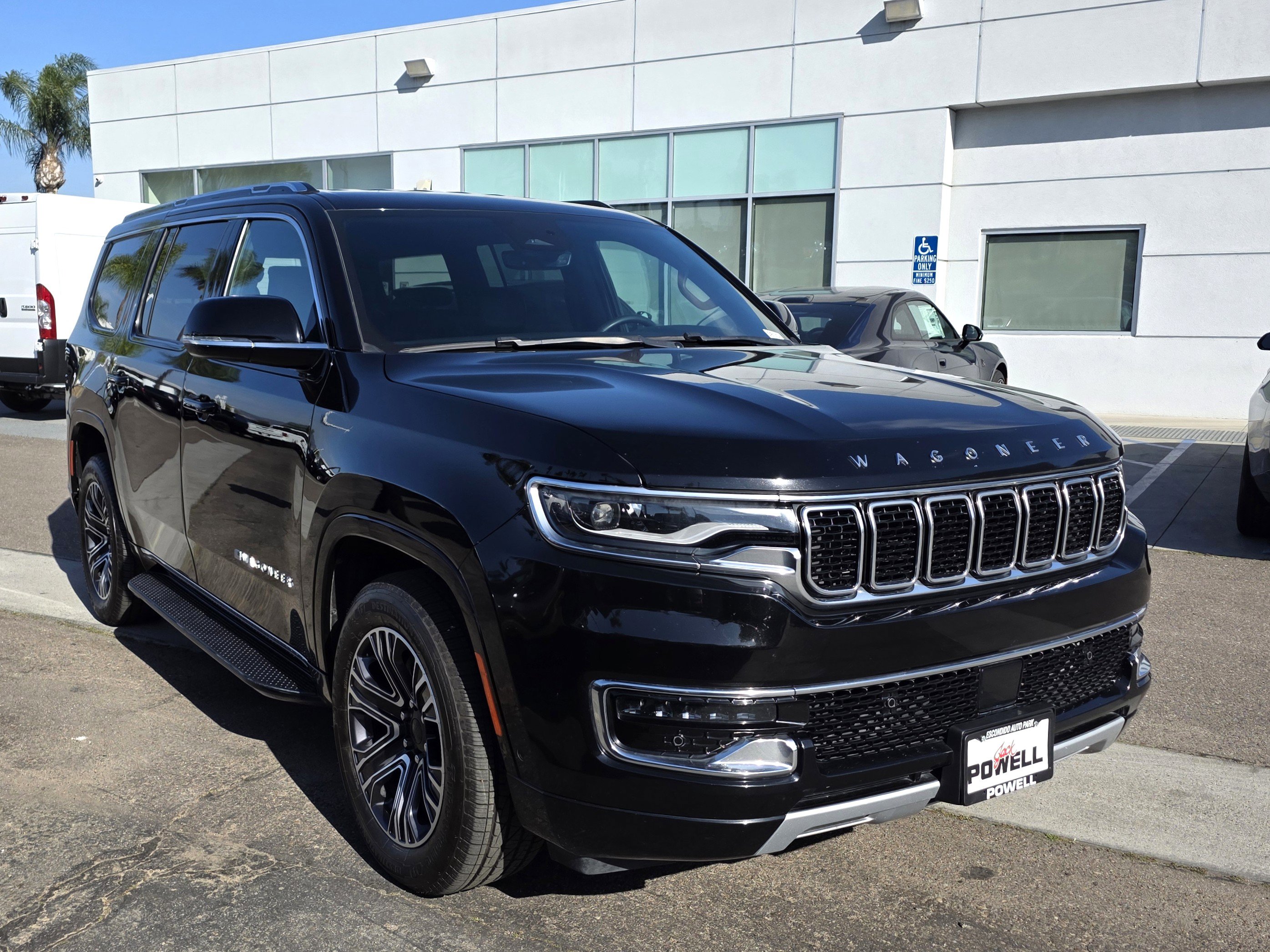 Certified 2023 Jeep Wagoneer Series II AWD/4WD image 6