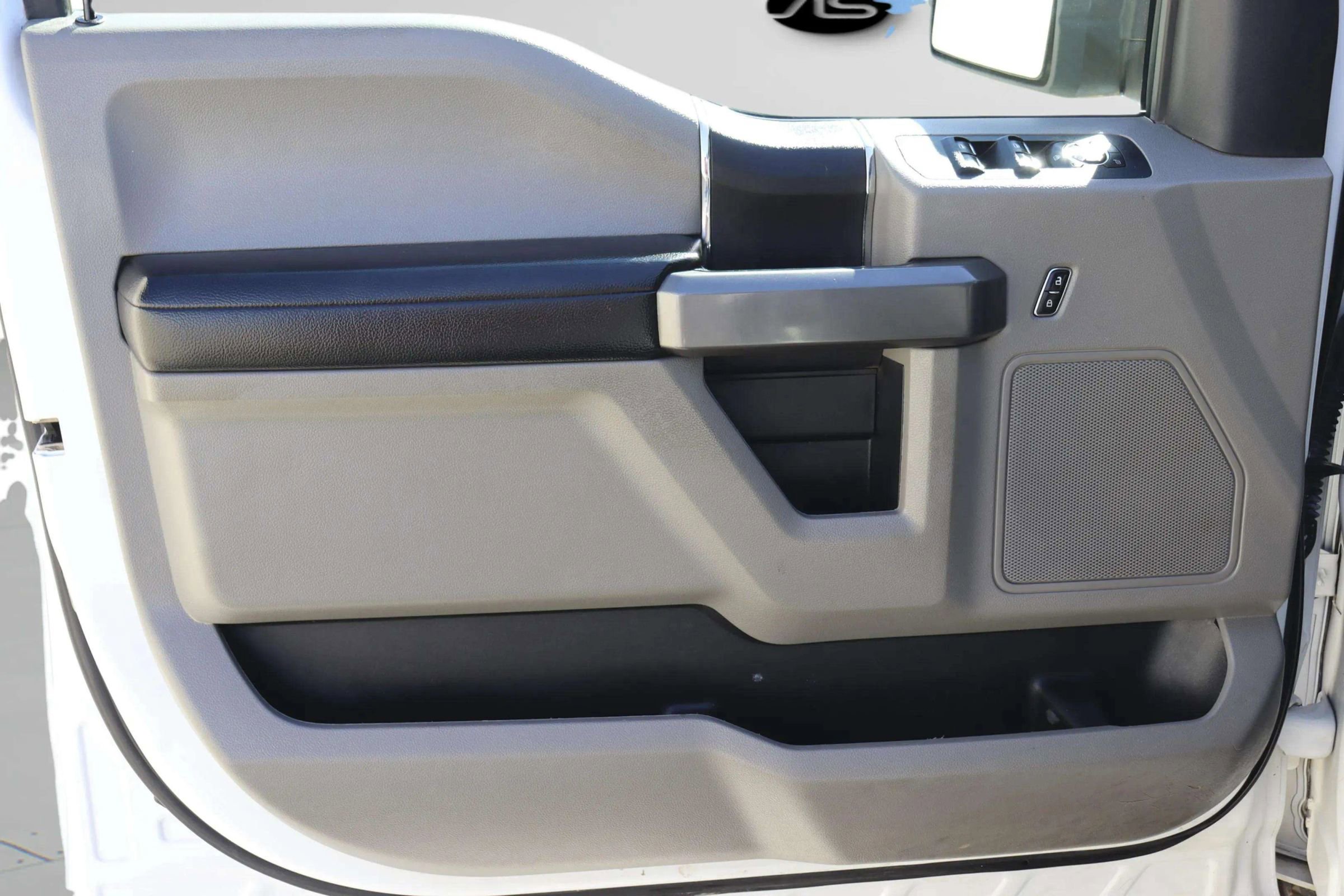 Used 2019 Ford F150 XLT w/ Trailer Tow Package image 14