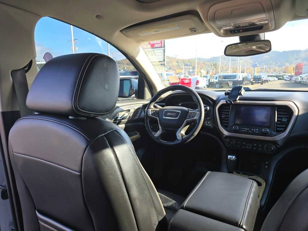 Used 2018 GMC Acadia Denali w/ Technology Package image 10