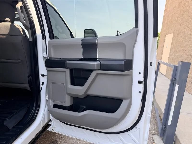 Used 2017 Ford F250 XLT AWD/4WD image 23