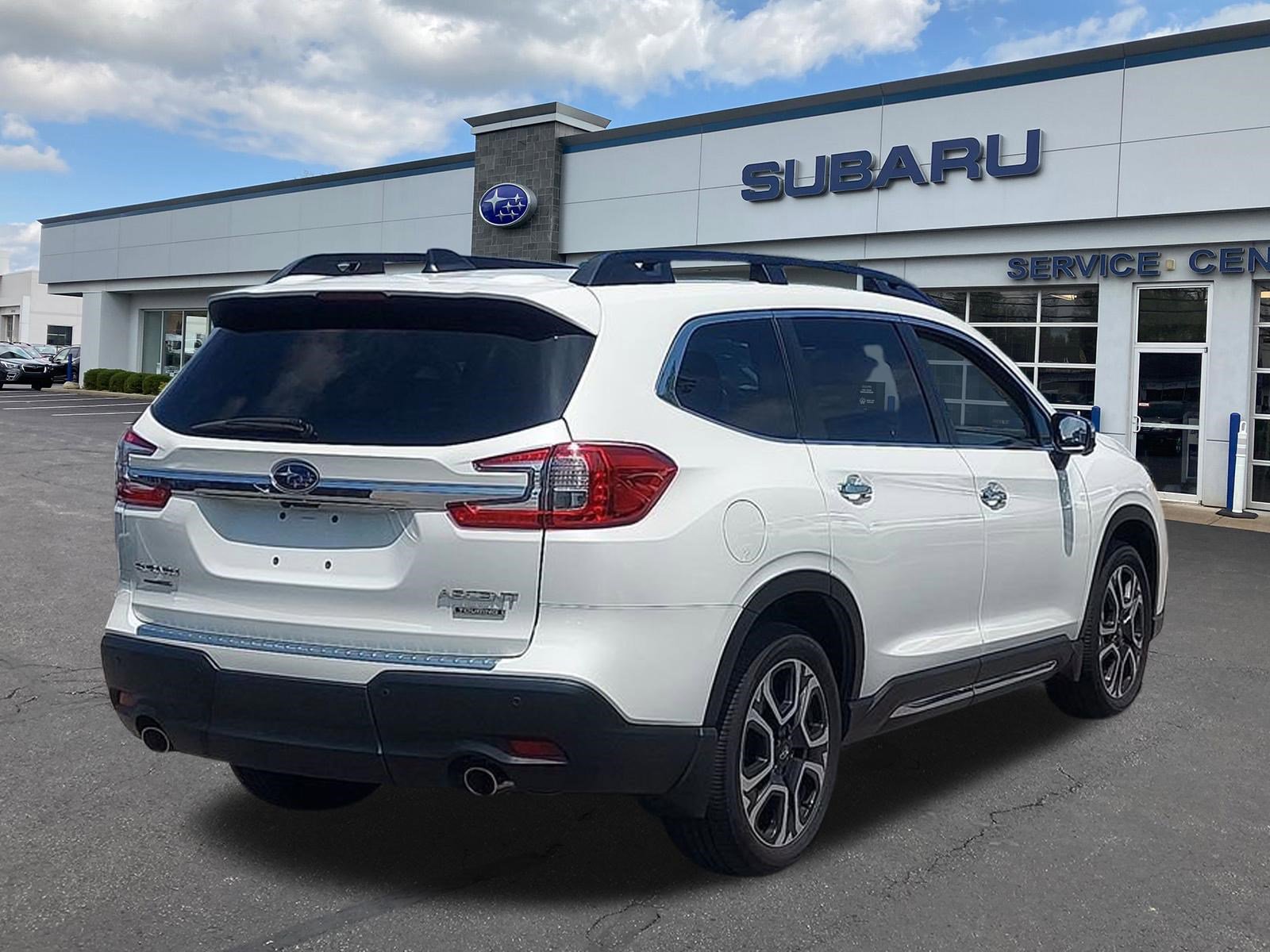 Used 2023 Subaru Ascent Touring AWD/4WD image 7