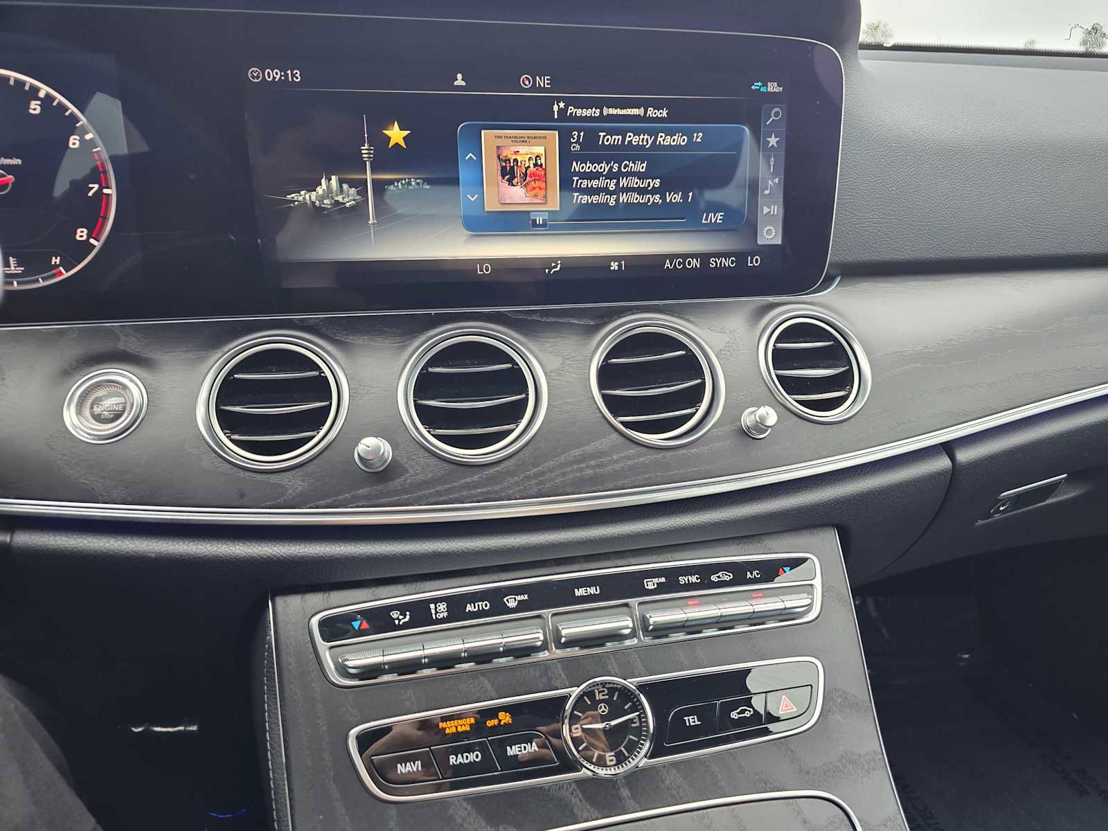 Used 2020 Mercedes-Benz E 350 Sedan image 29