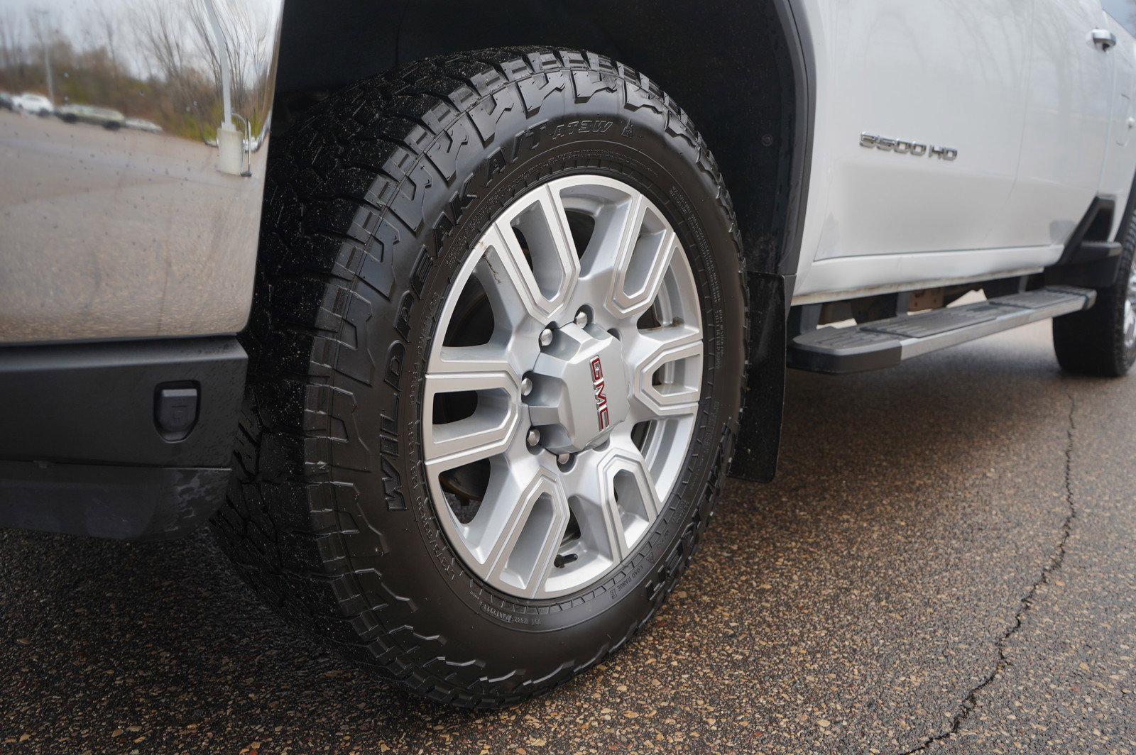 Used 2023 GMC Sierra 3500 SLT w/ SLT Premium Package image 10