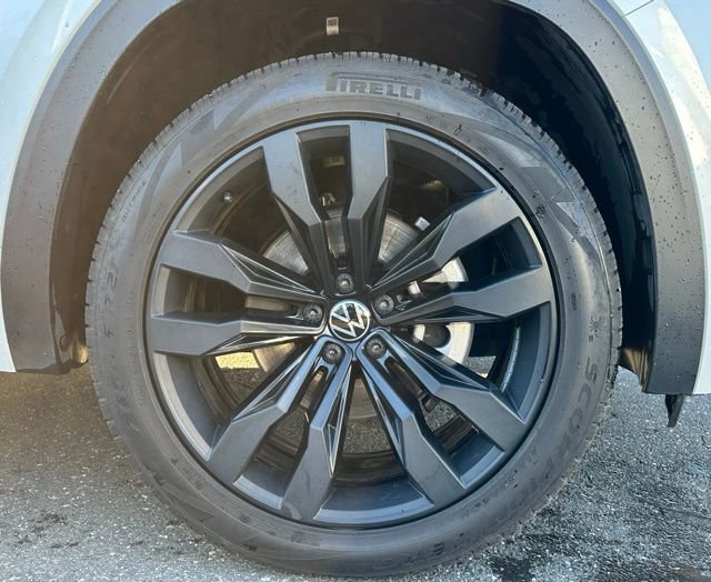 Used 2023 Volkswagen Atlas Cross Sport SEL Premium R-Line image 10