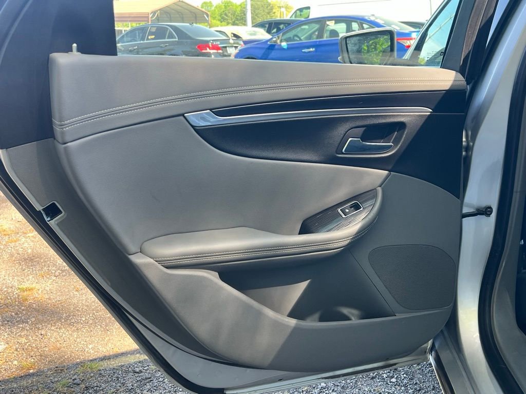 Used 2018 Chevrolet Impala LT w/ LT Convenience Package FWD image 12