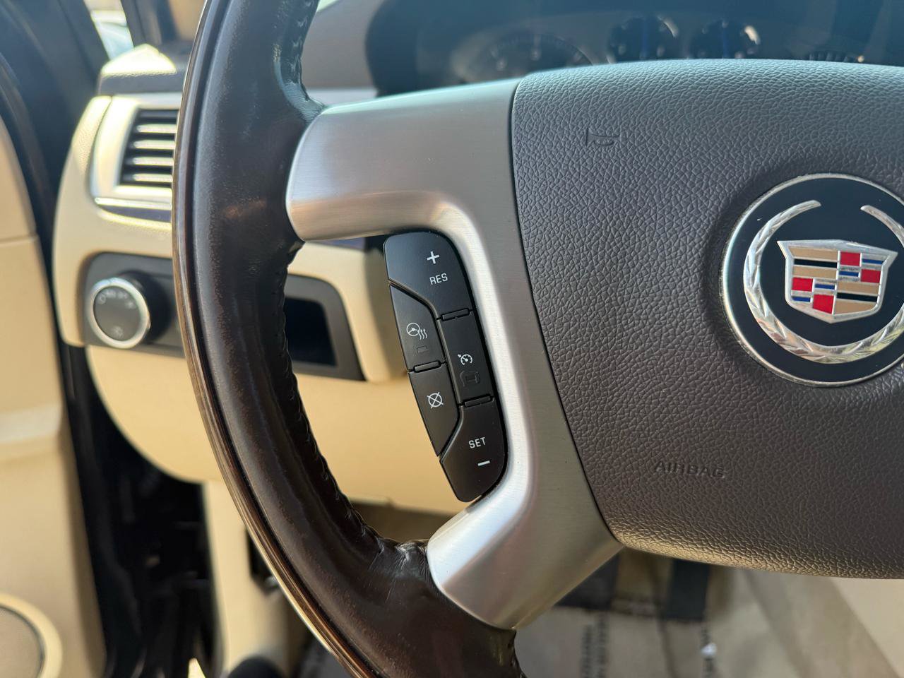 Used 2007 Cadillac Escalade AWD w/ Information Package image 20