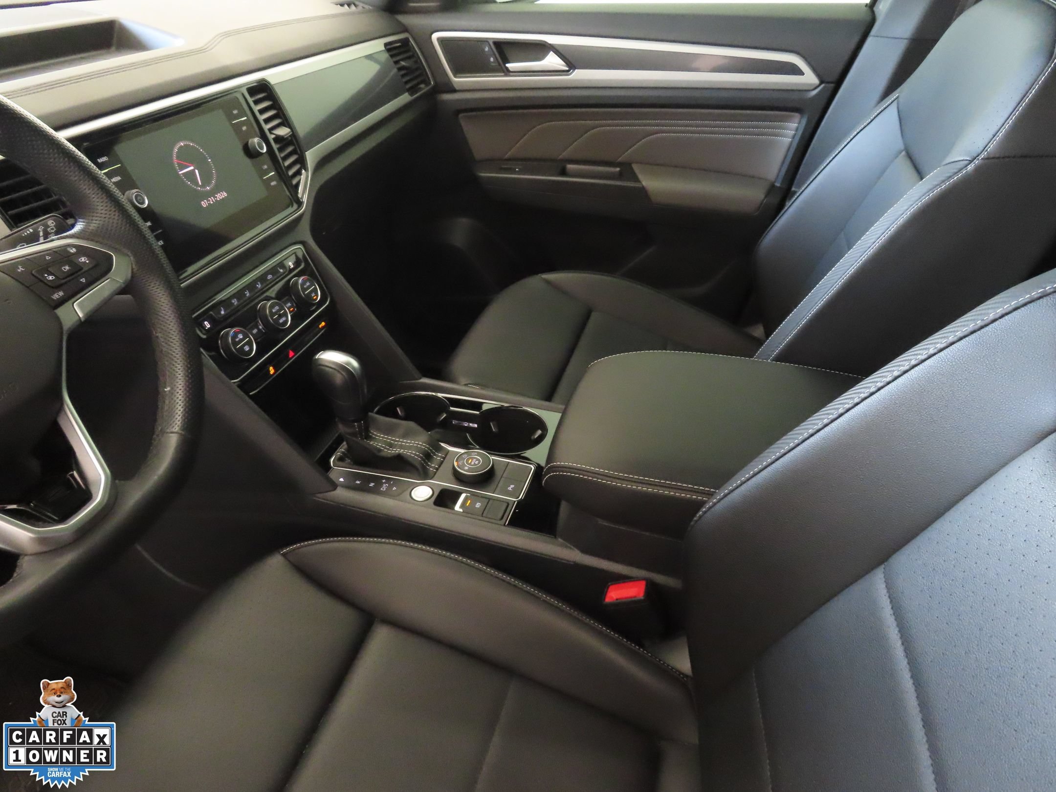 Used 2022 Volkswagen Atlas Cross Sport SEL R-Line AWD/4WD image 23