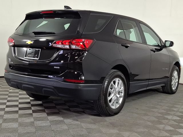 Used 2023 Chevrolet Equinox LS w/ Driver Confidence II Package AWD/4WD image 9