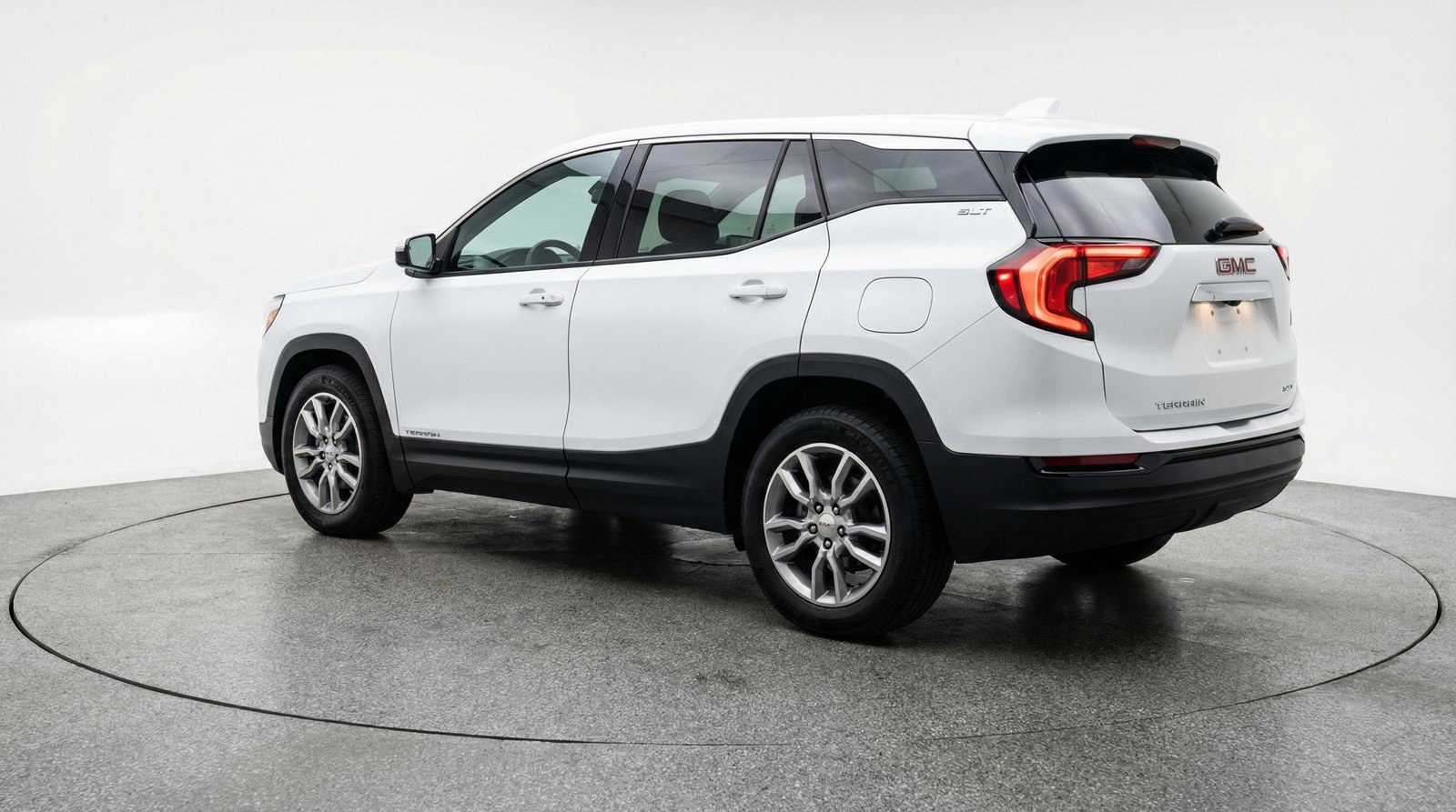 Used 2024 GMC Terrain SLT AWD/4WD image 6