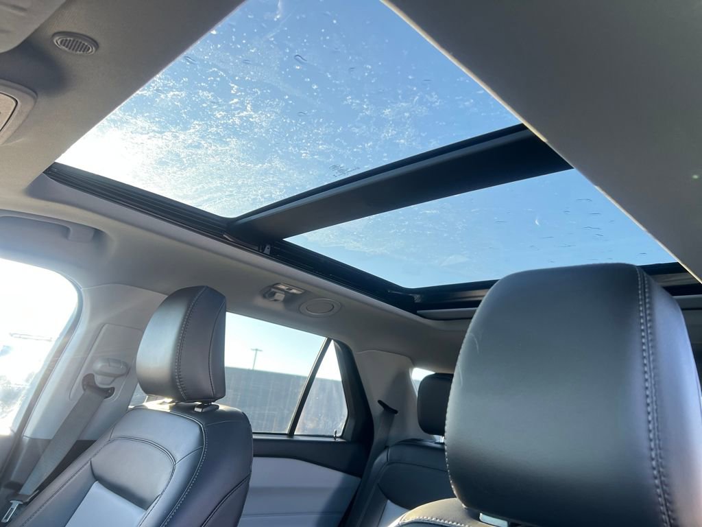 Certified 2023 Ford Explorer XLT w/ Equipment Group 202A image 27