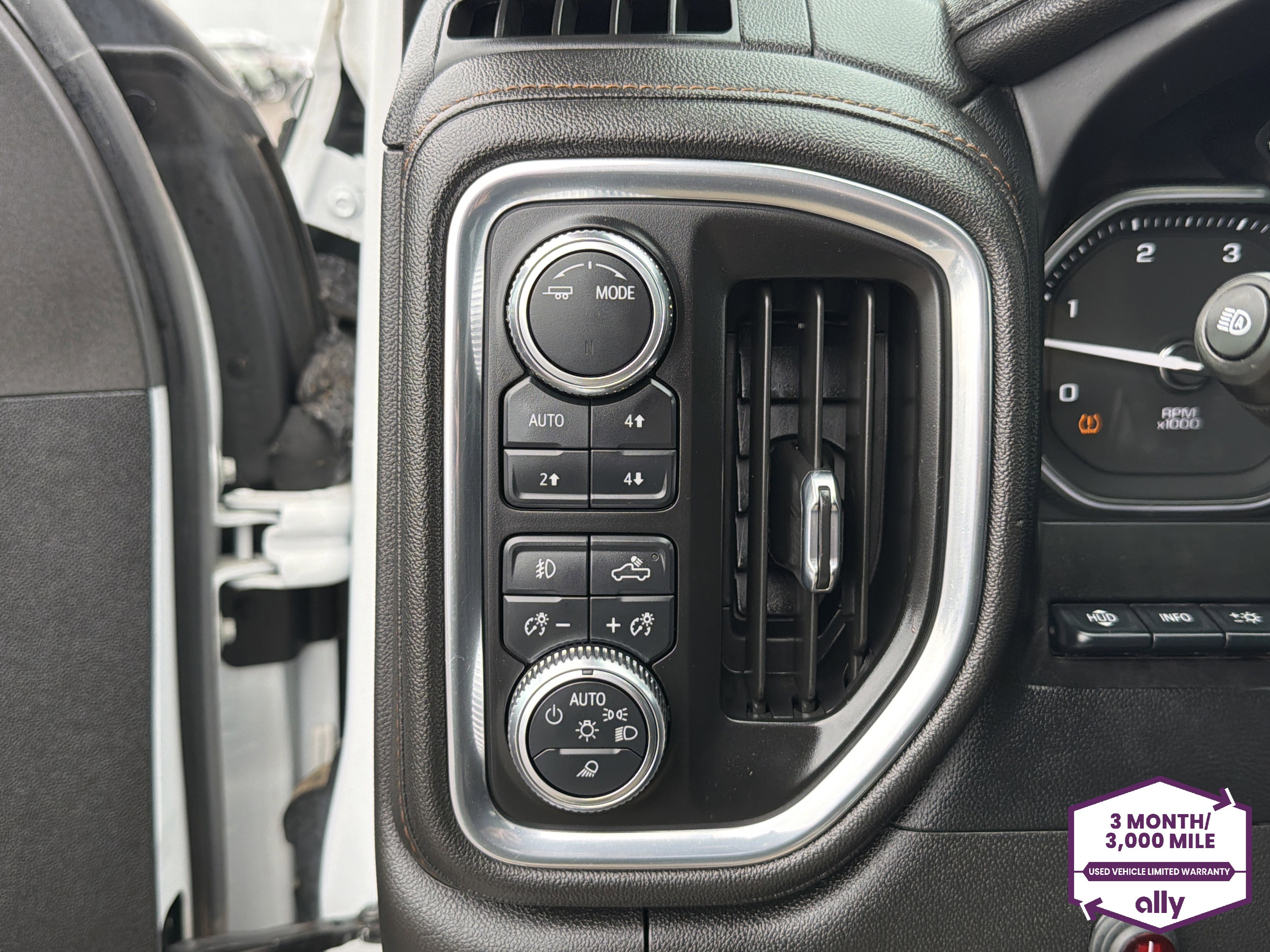 Used 2023 GMC Sierra 2500 AT4 w/ AT4 Premium Plus Package image 18