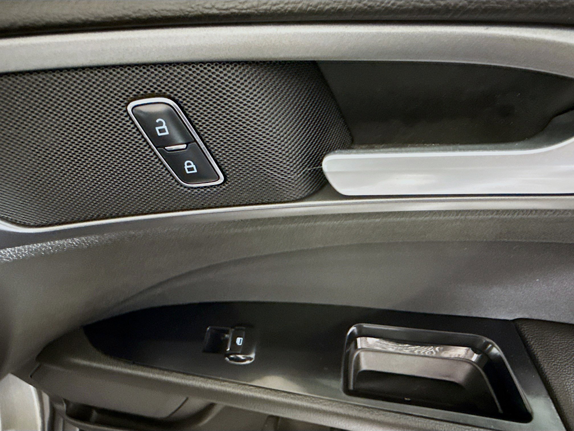 Used 2016 Ford Fusion SE image 30