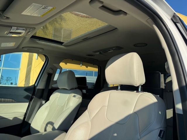 Used 2023 Kia Telluride EX w/ EX Captain's Chair Package image 22