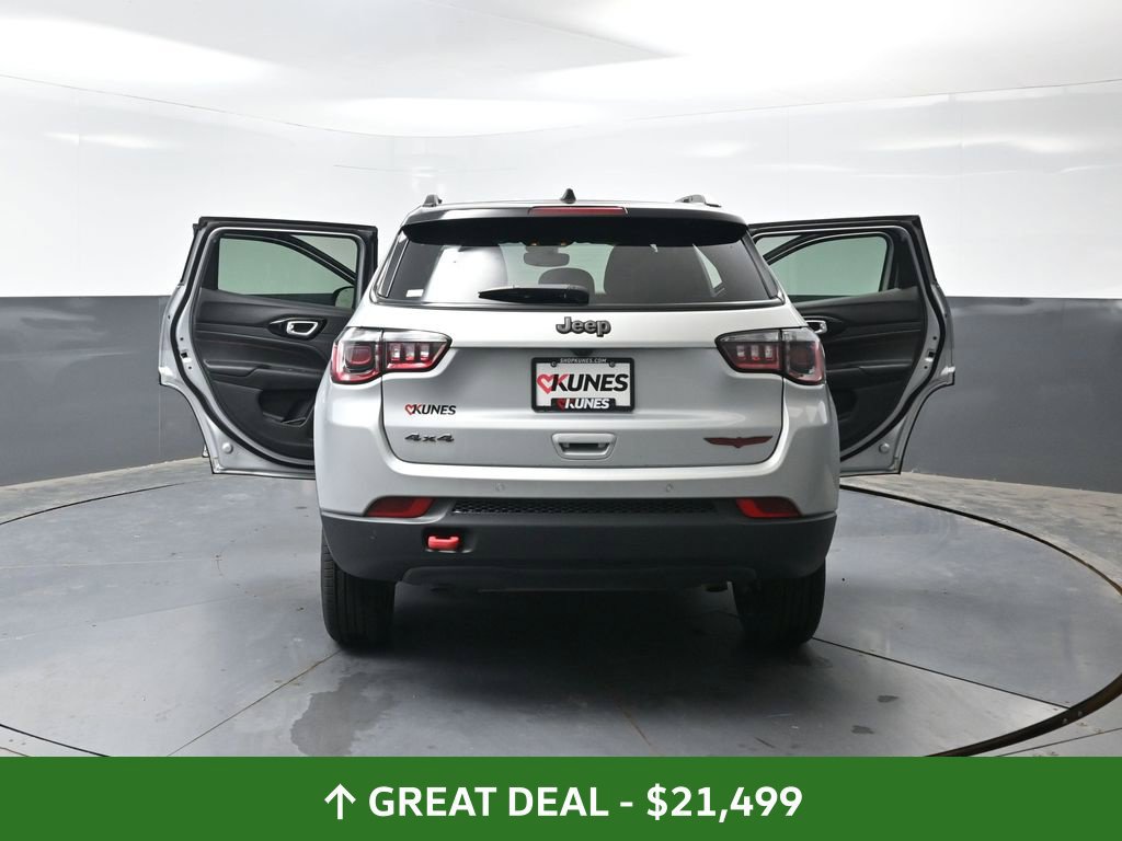 Used 2025 Jeep Compass Trailhawk AWD/4WD image 61