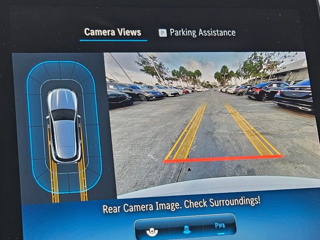 Used 2025 Mercedes-Benz GLC 300 image 13