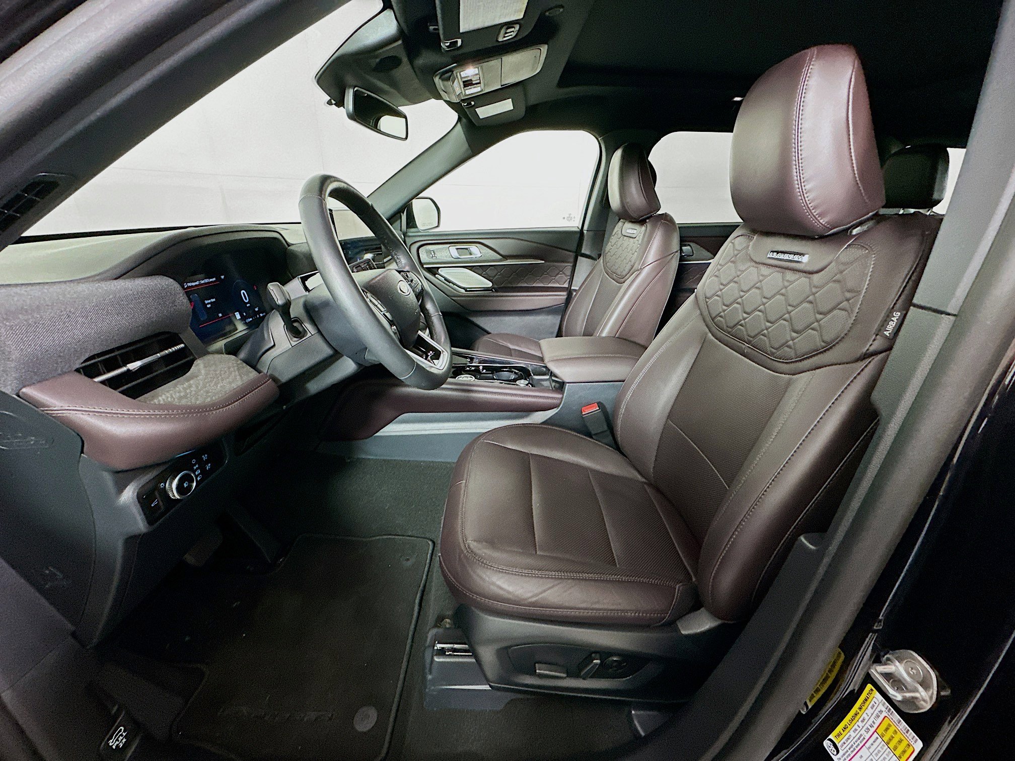 Used 2025 Ford Explorer Platinum w/ LUX Leather Package image 13