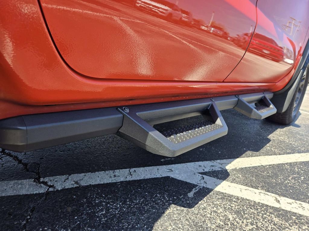 Used 2025 Nissan Frontier PRO-4X w/ Pro Convenience Package AWD/4WD image 18