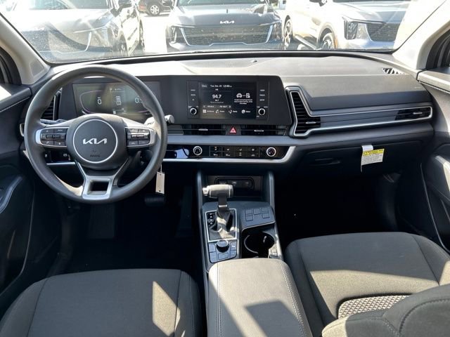 Used 2025 Kia Sportage LX image 17