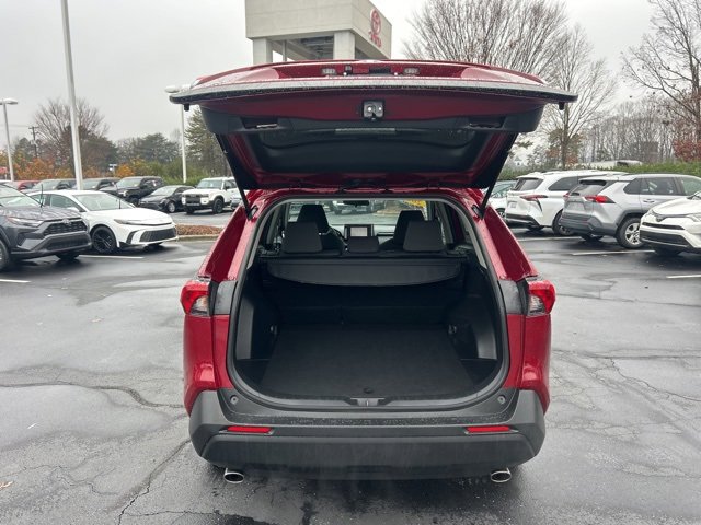 Used 2020 Toyota RAV4 XLE image 7