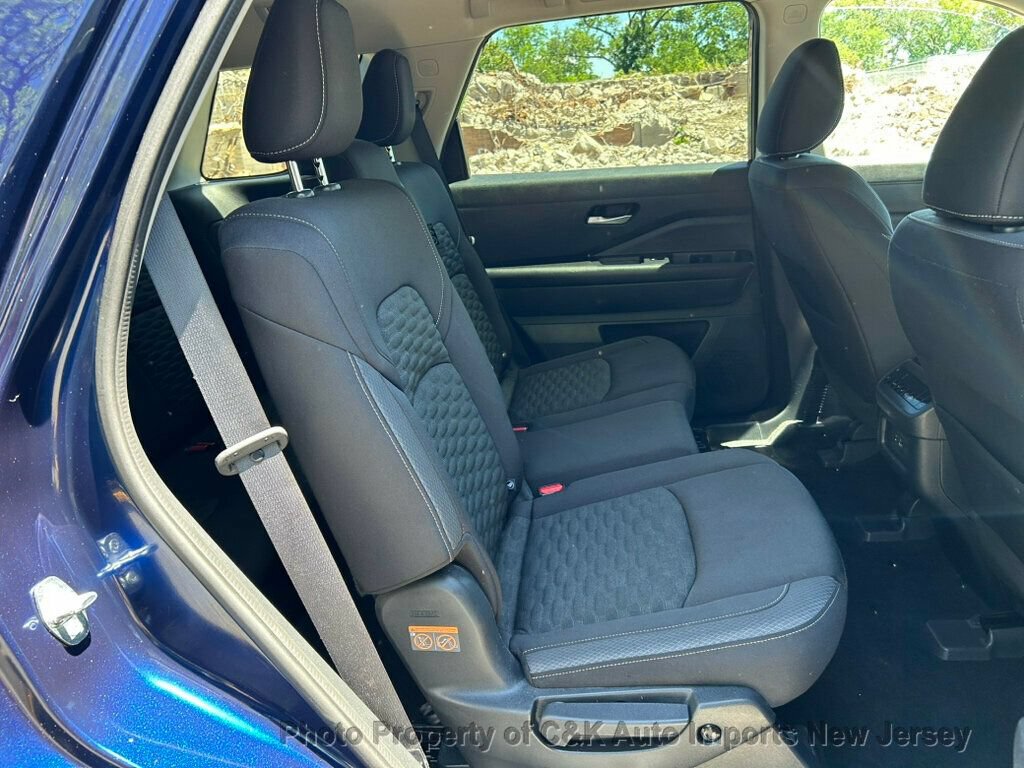Used 2022 Nissan Pathfinder S AWD/4WD image 39