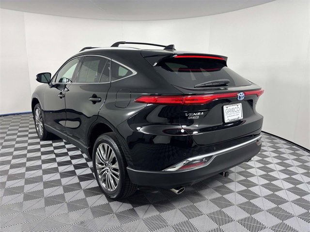 Used 2024 Toyota Venza XLE image 6