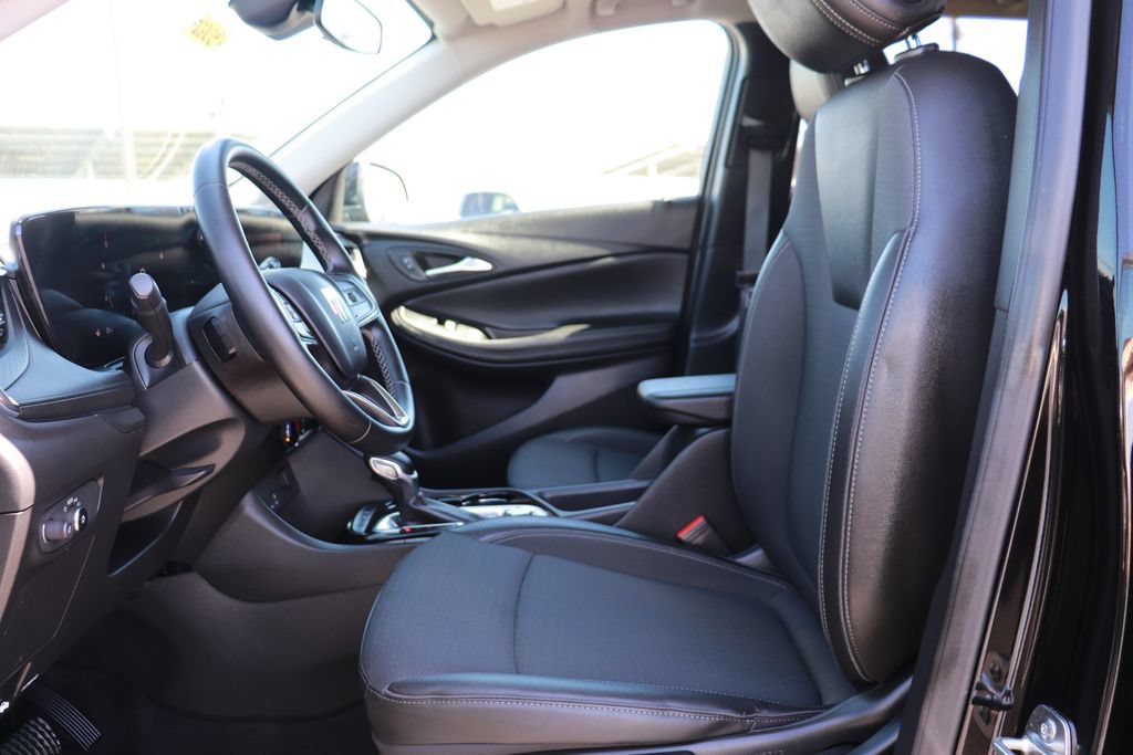 Used 2025 Buick Encore GX Preferred FWD image 11
