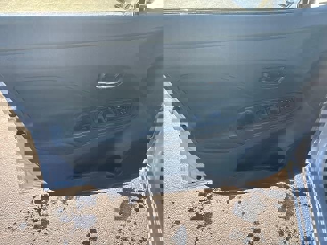 Used 2021 Nissan Versa SV image 10