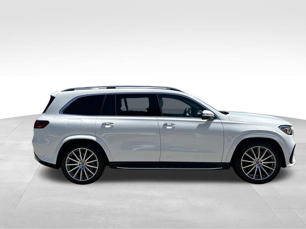Used 2025 Mercedes-Benz GLS 580 4MATIC image 6