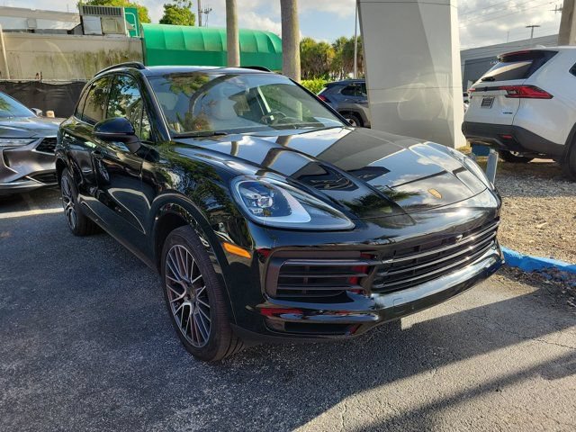 Used 2022 Porsche Cayenne Platinum Edition AWD/4WD image 1