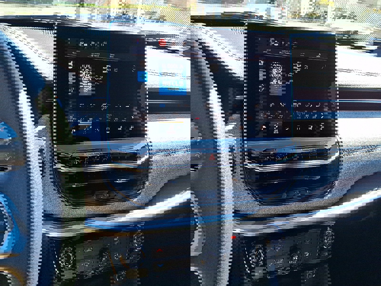 Used 2024 Jeep Compass Sport image 16