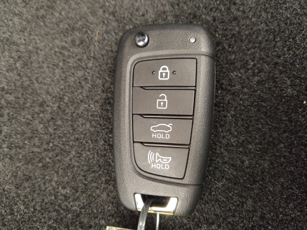 Used 2025 Hyundai Elantra SE FWD image 32