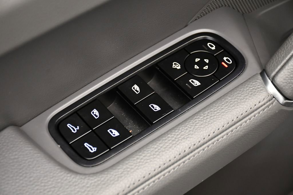 Used 2023 Porsche Cayenne image 37