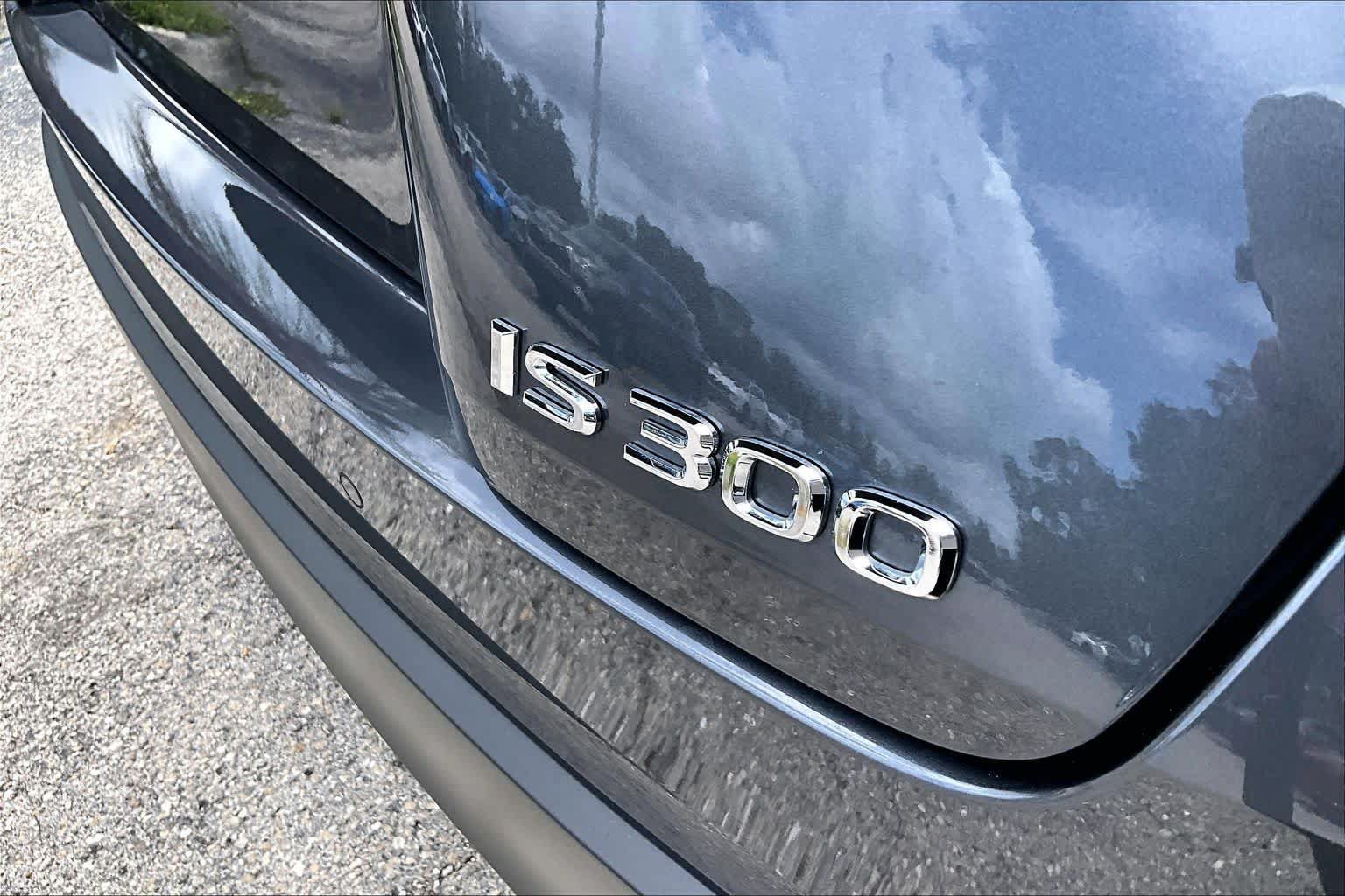Used 2025 Lexus IS 300 w/ Premium Package RWD image 10