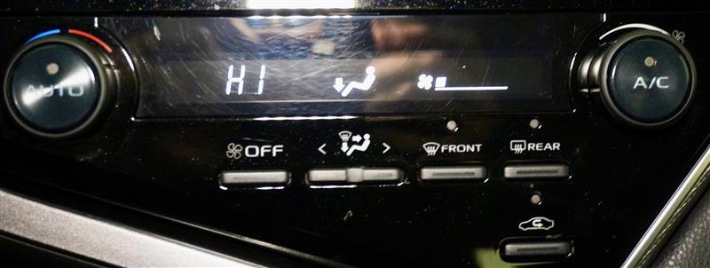 Used 2018 Toyota Camry SE image 17