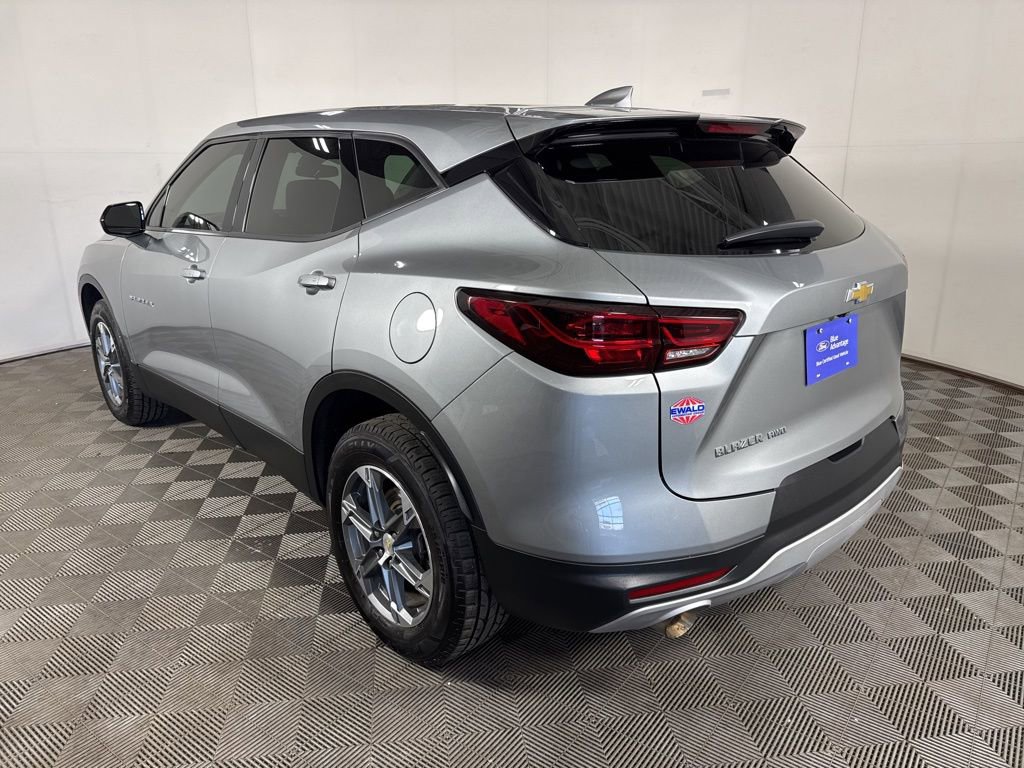 Used 2023 Chevrolet Blazer LT AWD/4WD image 7