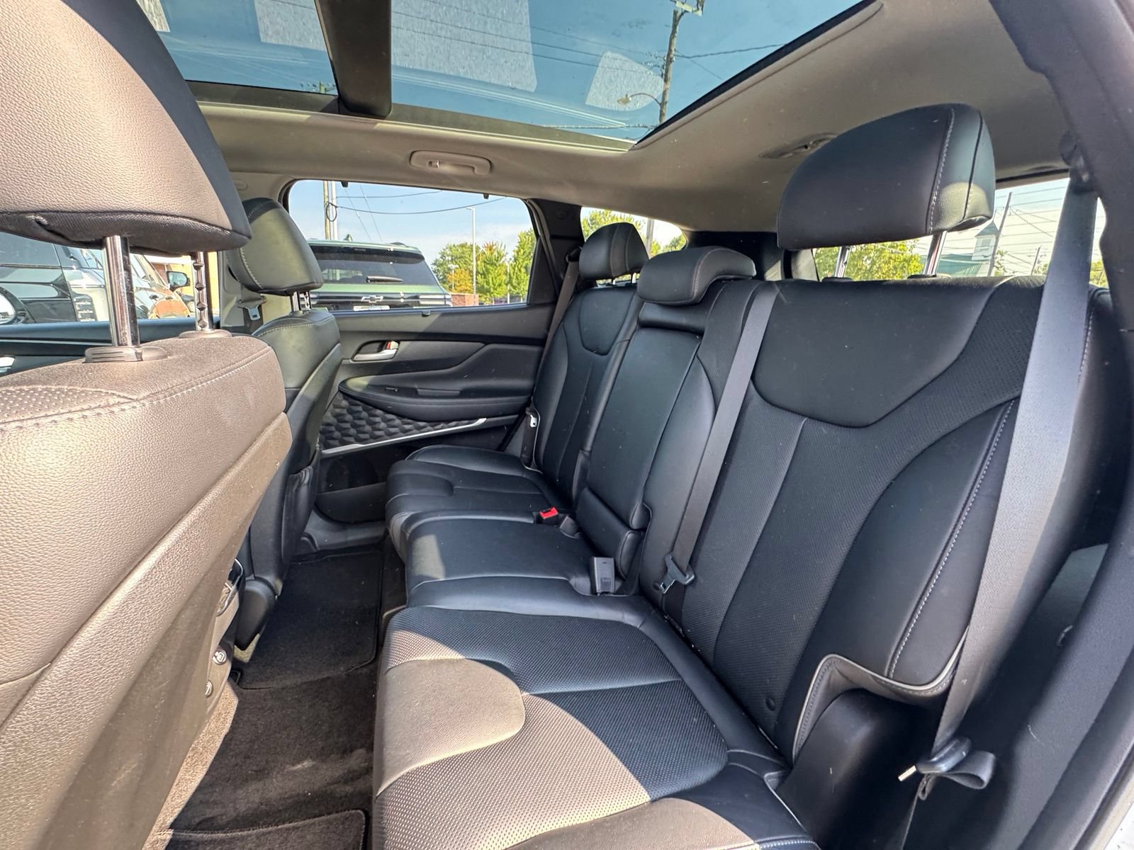 Used 2022 Hyundai Santa Fe SEL w/ Convenience + Premium Package AWD/4WD image 23