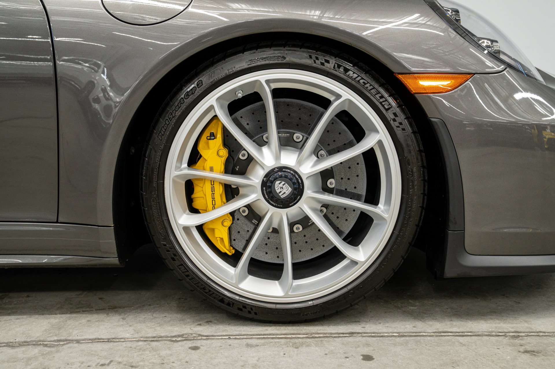 Used 2019 Porsche 911 Speedster RWD image 41
