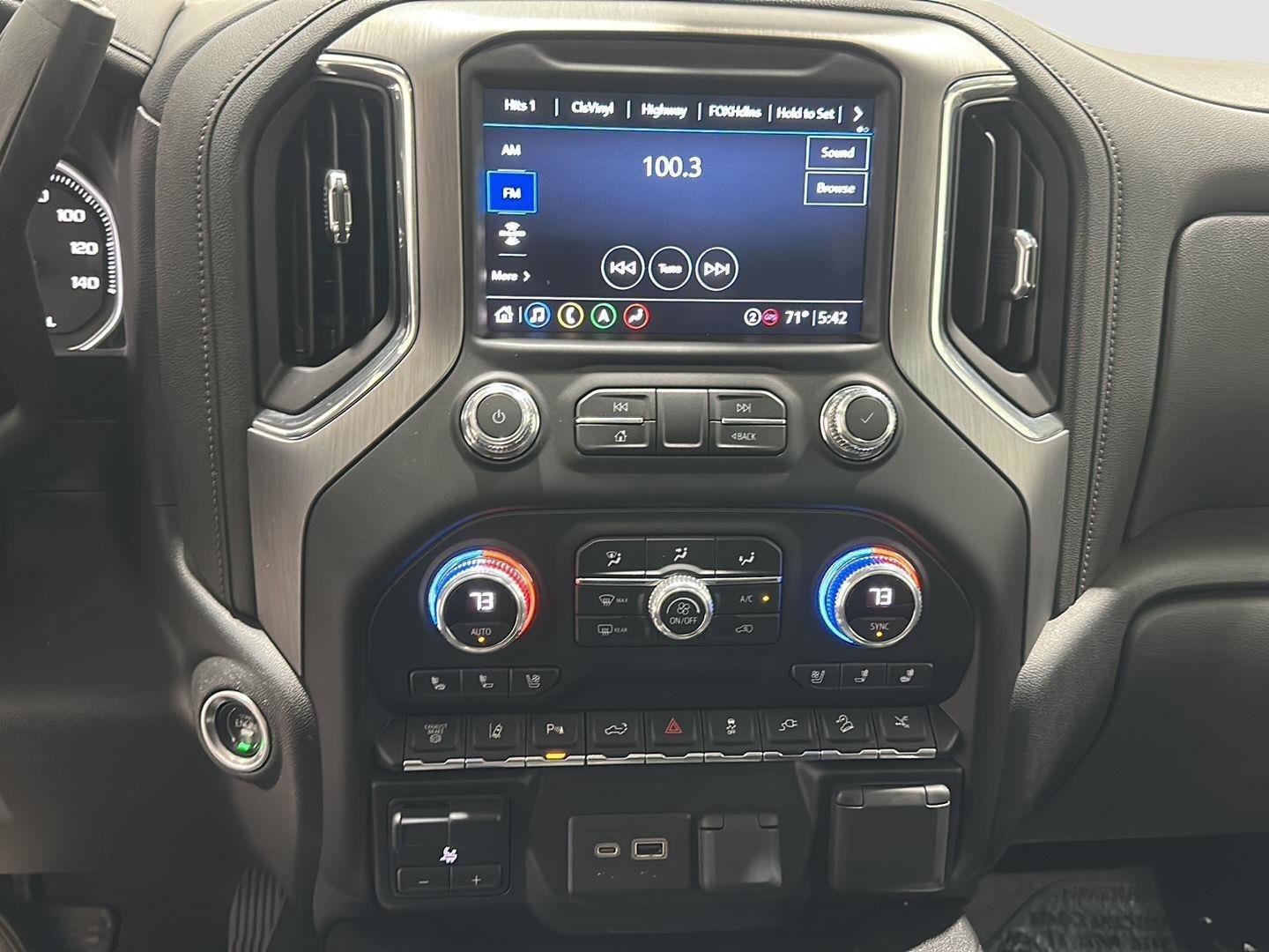 Used 2022 GMC Sierra 3500 Denali w/ Denali Ultimate Package image 12