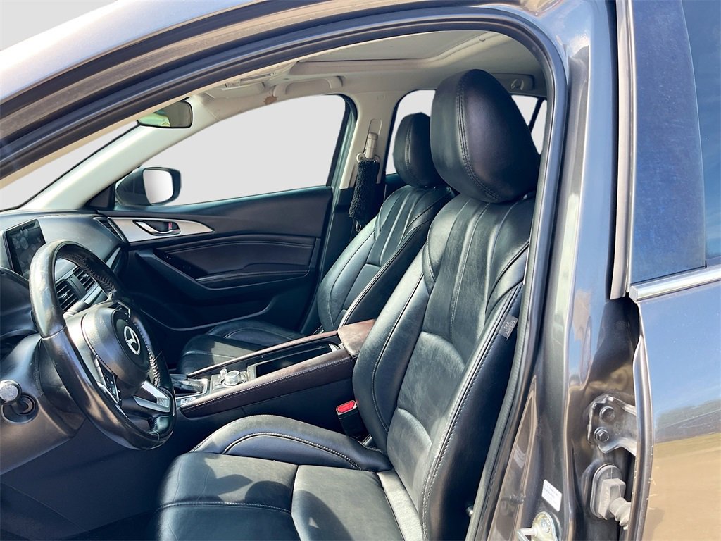 Used 2017 MAZDA MAZDA3 Touring w/ Popular Equipment Package image 19