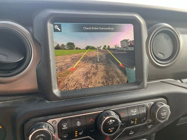 Certified 2022 Jeep Gladiator Willys image 17