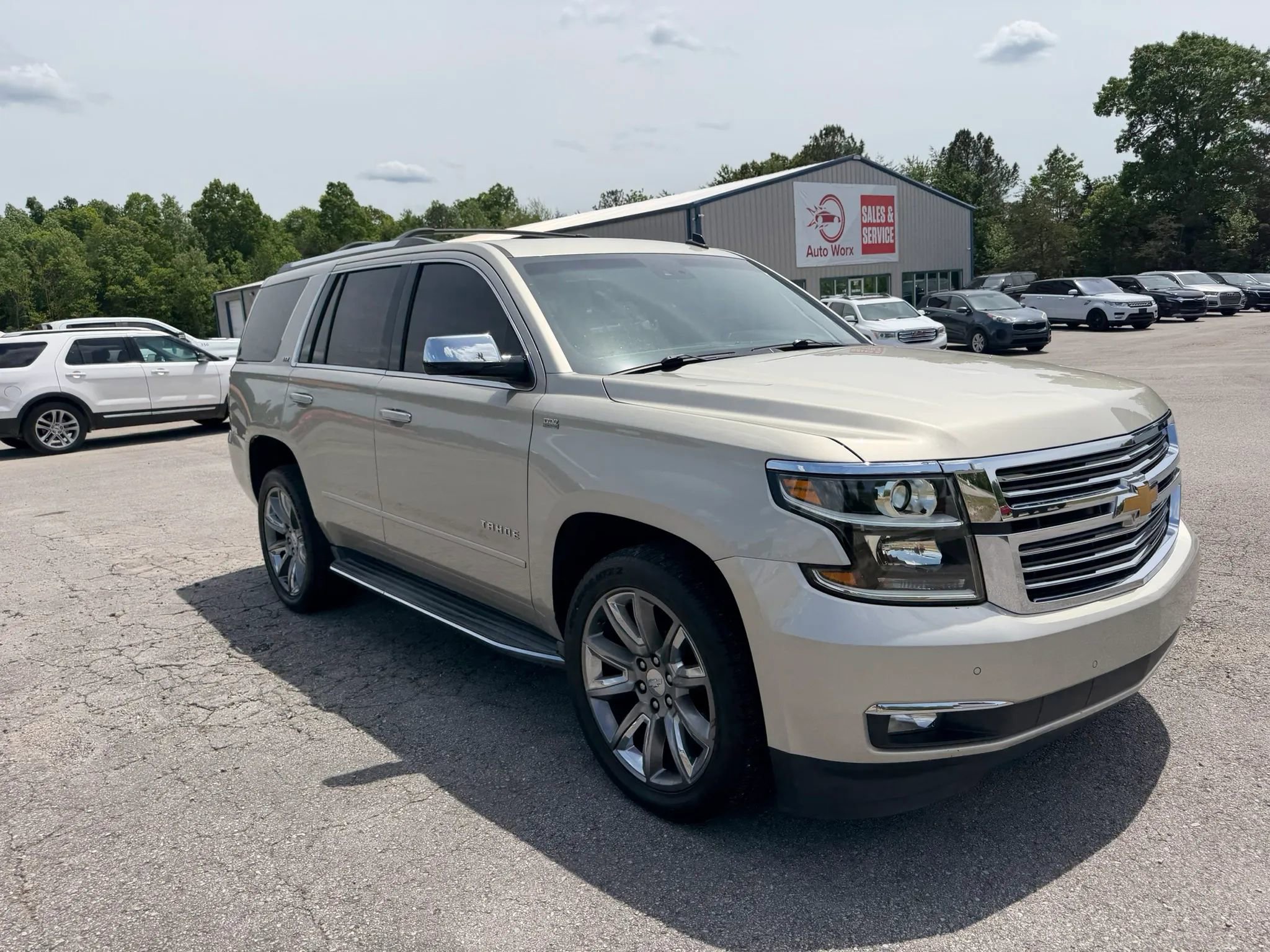 Used 2015 Chevrolet Tahoe LTZ AWD/4WD image 28