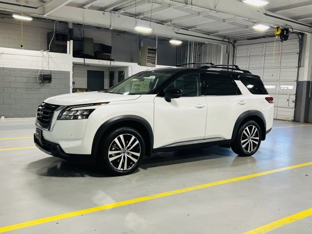 New 2025 Nissan Pathfinder Platinum image 16
