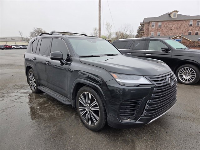 Used 2024 Lexus LX 600 4WD w/ Appearance Package image 3