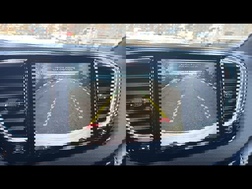 Used 2025 Chrysler Pacifica Select image 18